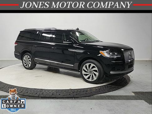 Used 2023 Lincoln Navigator L Reserve AWD/4WD image 1