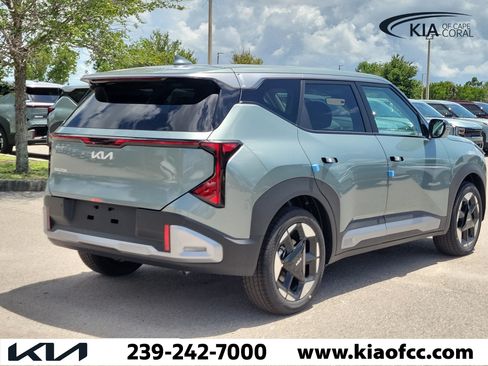 New 2027 Kia Seltos S FWD image 6