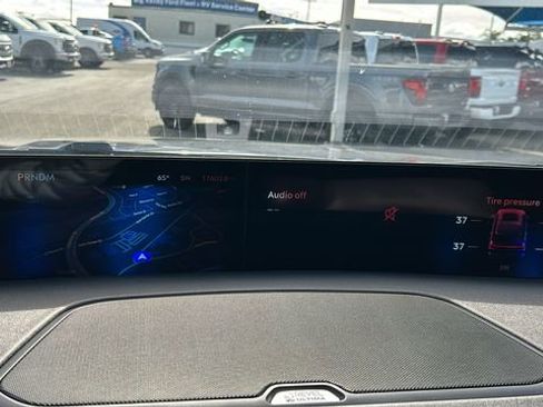 Used 2025 Lincoln Navigator L Reserve image 21