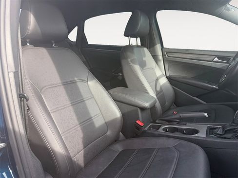 Used 2021 Volkswagen Passat 2.0T R-Line image 15