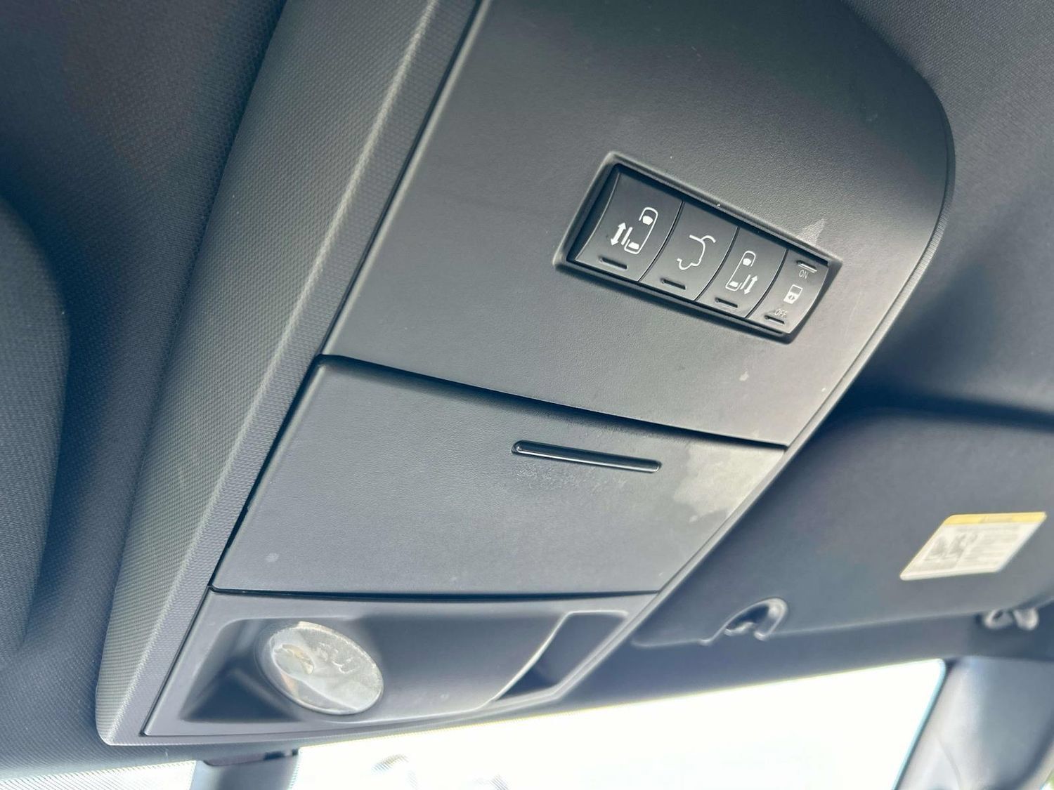 Used 2019 Dodge Grand Caravan SXT FWD image 37