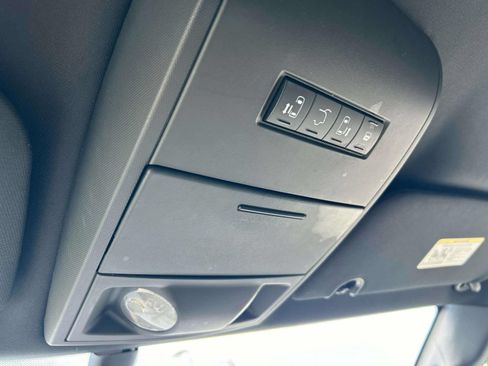 Used 2019 Dodge Grand Caravan SXT FWD image 37