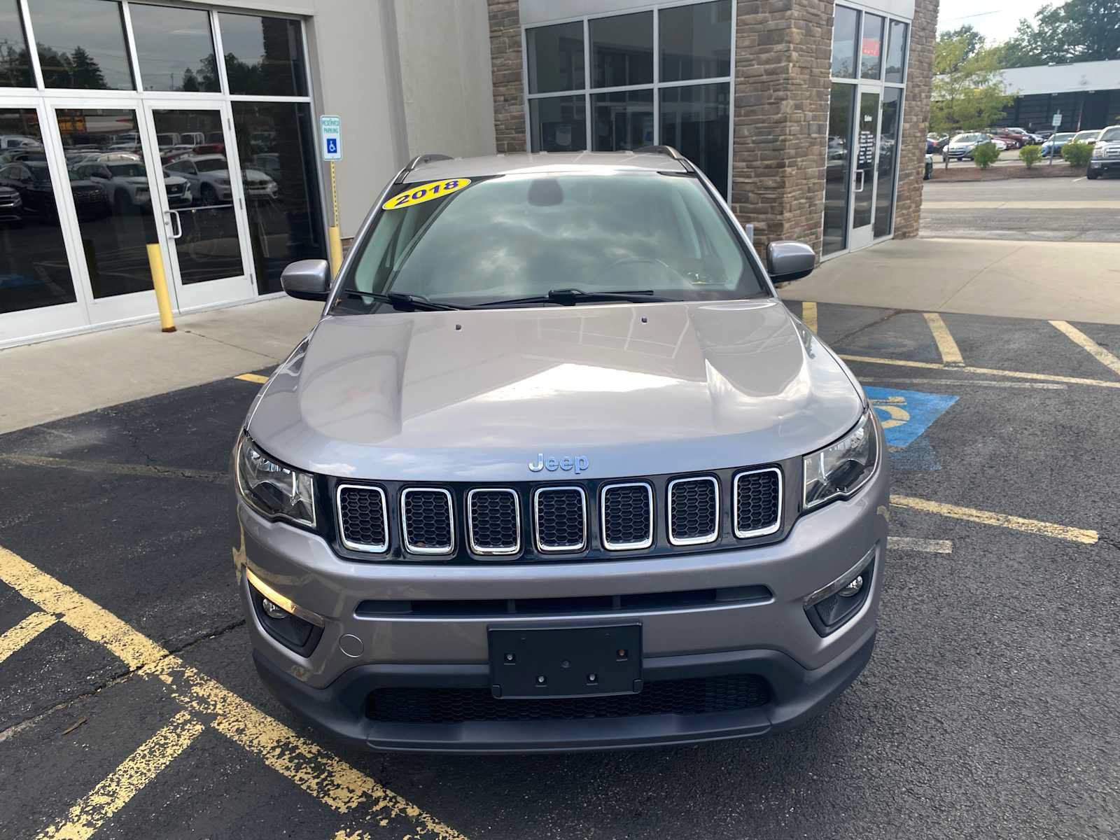 Used 2018 Jeep Compass Latitude w/ Popular Equipment Group AWD/4WD image 11