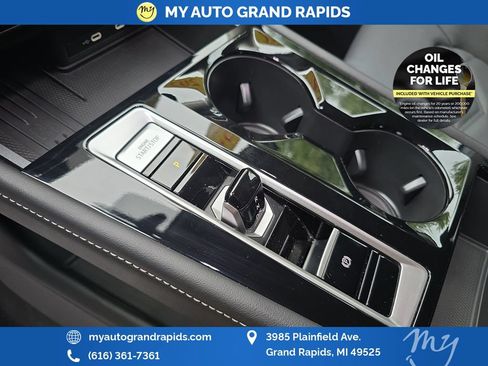 Used 2025 Volkswagen Atlas SE AWD/4WD image 25