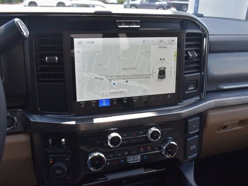 Used 2025 Ford F450 Lariat w/ FX4 Off-Road Package image 27