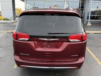 Used 2019 Chrysler Pacifica Limited w/ Advanced Safetytec Group