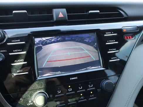 Used 2020 Toyota Camry LE image 24