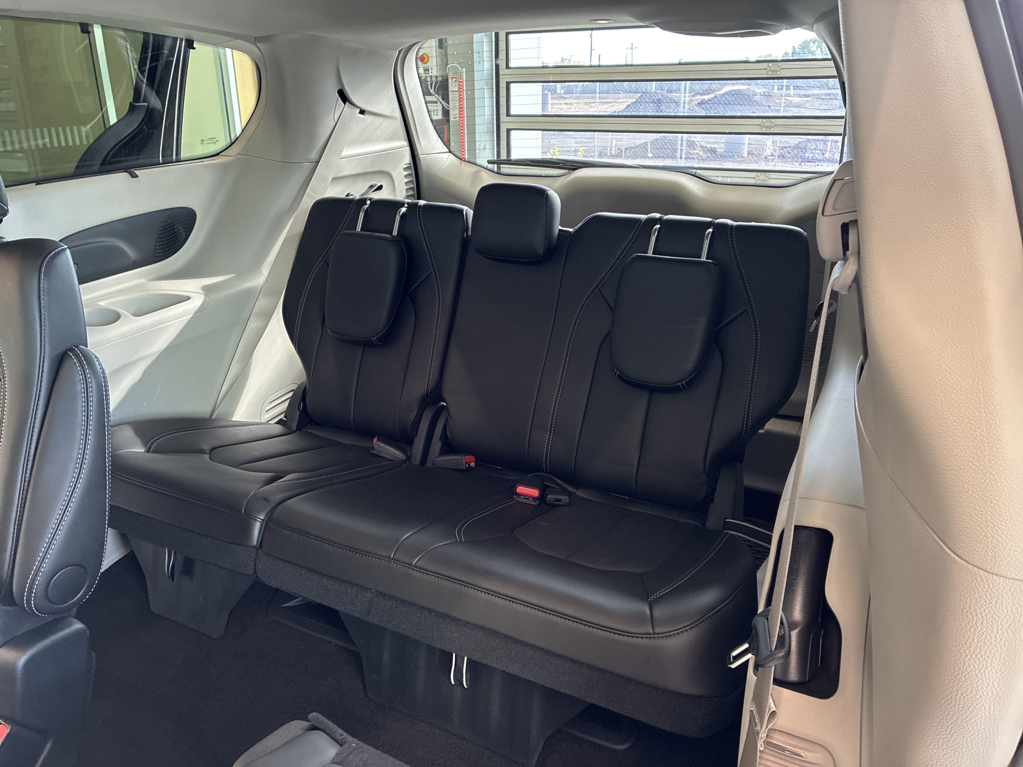 Certified 2024 Chrysler Pacifica Touring-L w/ Uconnect Theater Family Group AWD/4WD image 12