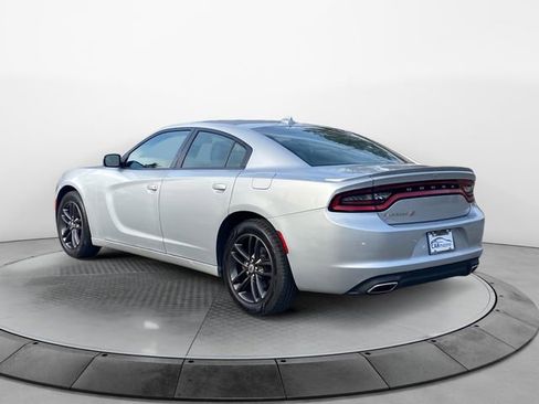 Used 2019 Dodge Charger SXT image 3
