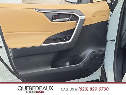 Used 2021 Toyota RAV4 XLE Premium FWD image 9
