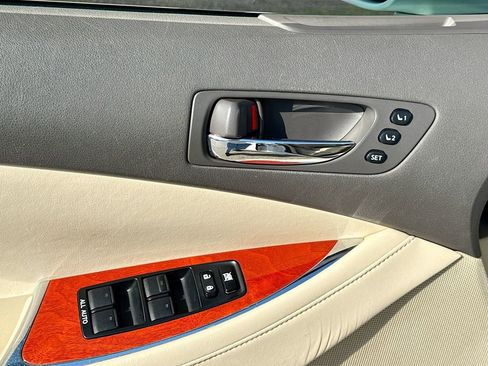 Used 2011 Lexus ES 350 image 19
