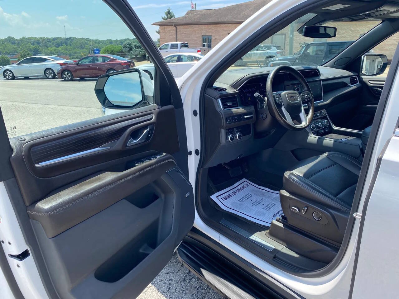 Used 2021 GMC Yukon Denali AWD/4WD image 9