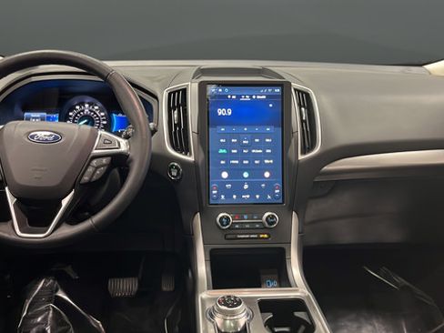 Used 2024 Ford Edge SEL w/ Convenience Package AWD/4WD image 10