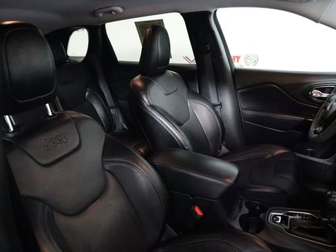 Used 2023 Jeep Cherokee Altitude Lux image 54