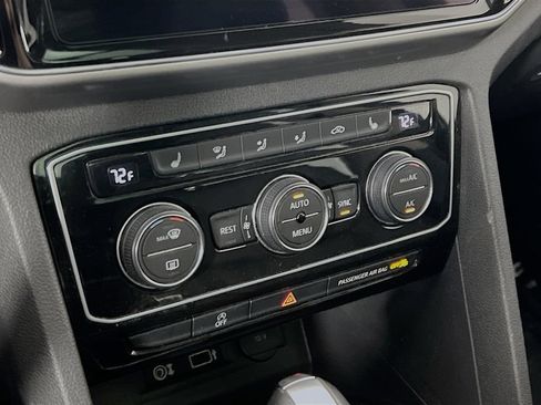 Used 2018 Volkswagen Atlas SEL w/ R-Line Package AWD/4WD image 15