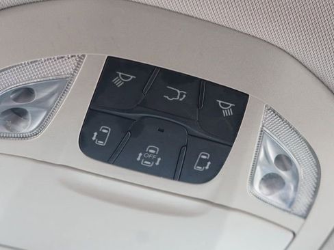 Used 2020 Chrysler Pacifica Touring-L image 33