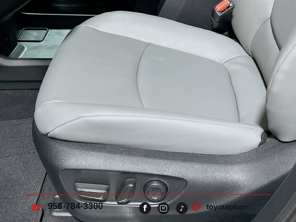 New 2026 Toyota Sienna XLE FWD image 19
