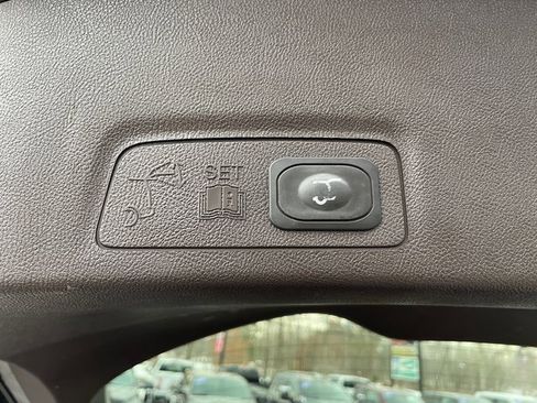 Used 2017 Lincoln MKC Select w/ Select Plus Package image 25