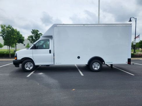 New 2024 Chevrolet Express 3500 w/ Power Convenience Package image 4