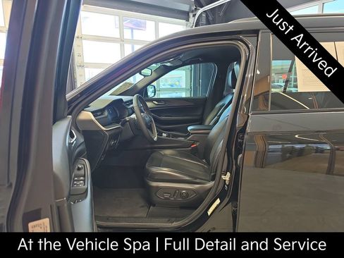 Used 2023 Jeep Grand Cherokee L Laredo RWD image 14
