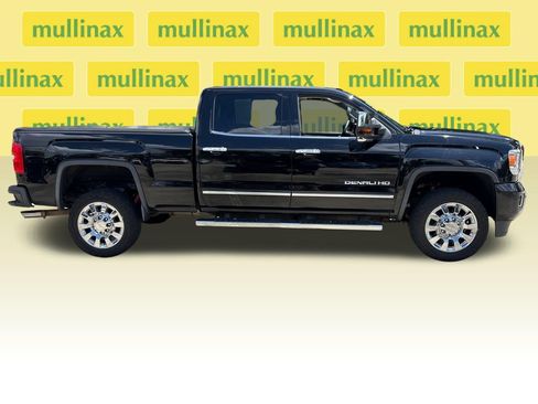 Used 2016 GMC Sierra 2500 Denali w/ Driver Alert Package AWD/4WD image 2