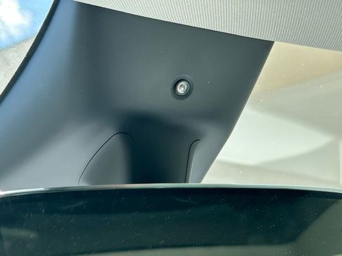 Used 2023 Tesla Model Y Performance image 40