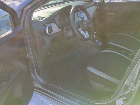 Used 2021 Nissan Versa SV image 24