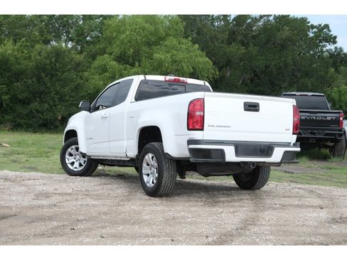 Used 2021 Chevrolet Colorado LT w/ LT Convenience Package RWD image 3