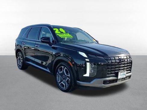 Used 2024 Hyundai Palisade Limited image 3