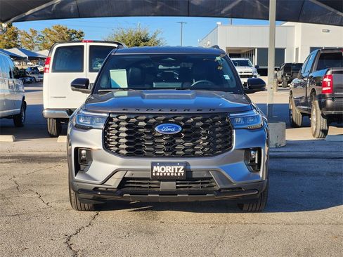 Used 2025 Ford Explorer ST-Line image 2