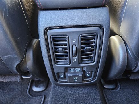 Used 2024 Dodge Durango GT image 11