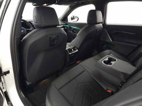 New 2026 BMW i5 eDrive40 image 36