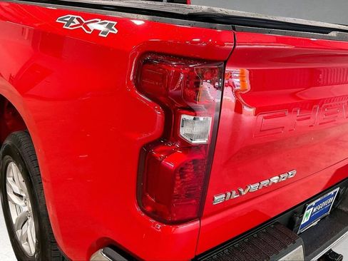 Used 2021 Chevrolet Silverado 1500 LT AWD/4WD image 24