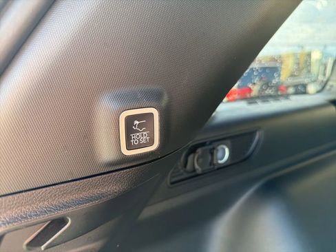 Used 2023 Jeep Grand Cherokee Limited w/ Black Appearance Package image 10