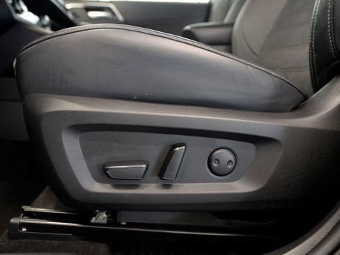 Used 2023 Mitsubishi Outlander SE image 16