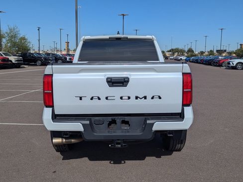 Used 2024 Toyota Tacoma TRD Sport image 4