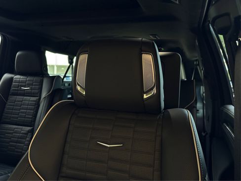 New 2026 Cadillac Escalade ESV Platinum Sport w/ LPO, ONYX Package image 30