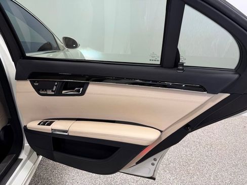 Used 2009 Mercedes-Benz S 63 AMG image 31