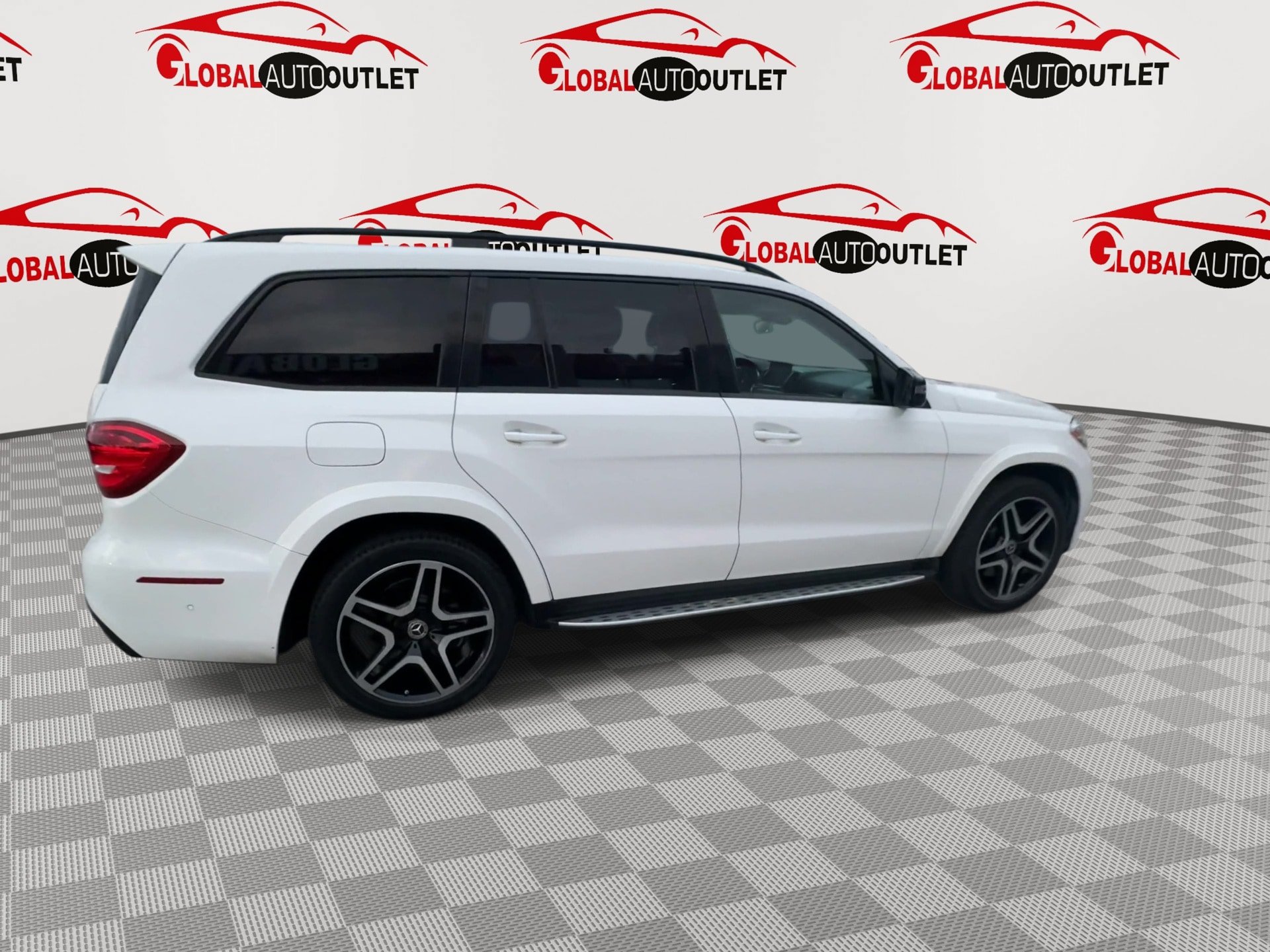 Used 2018 Mercedes-Benz GLS 550 4MATIC w/ Driver Assistance Package image 8