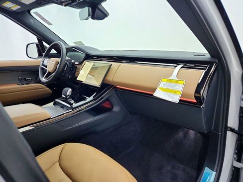 New 2026 Land Rover Range Rover Sport SE image 13