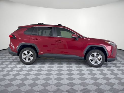 Used 2022 Toyota RAV4 XLE w/ Convenience Package AWD/4WD image 8