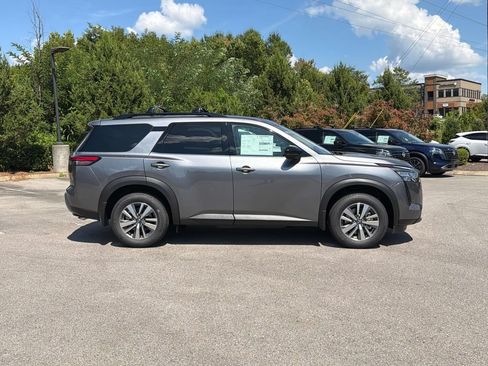 New 2026 Nissan Pathfinder SL FWD image 2
