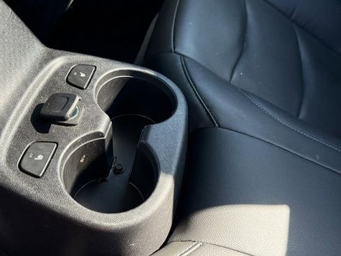 Used 2018 Chevrolet Volt Premier w/ Driver Confidence Package image 13