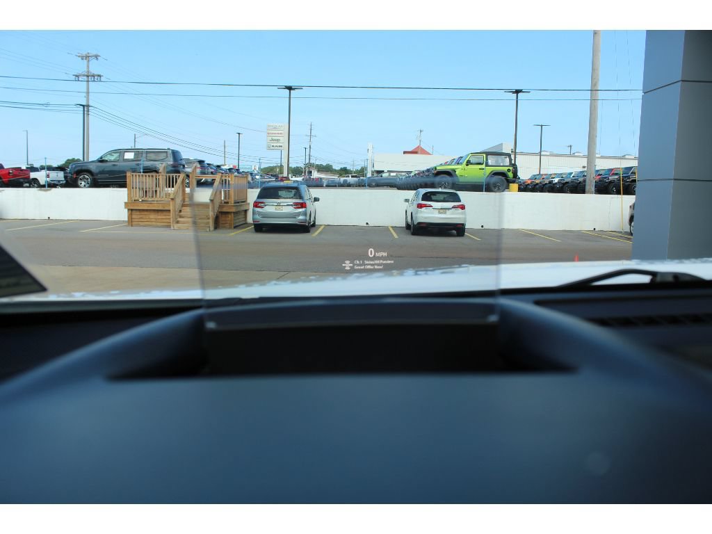 Used 2022 GMC Terrain SLT w/ Infotainment Package II FWD image 10