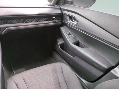 Used 2025 Honda Accord SE image 15