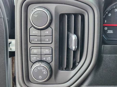Used 2021 Chevrolet Silverado 1500 Custom Trail Boss AWD/4WD image 36