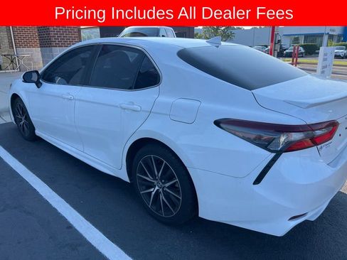 Used 2023 Toyota Camry SE FWD image 7