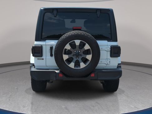 Used 2021 Jeep Wrangler Unlimited Sahara AWD/4WD image 6