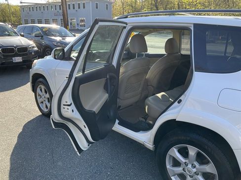 Used 2011 Toyota RAV4 Limited w/ Limited Extra Value Pkg AWD/4WD image 13