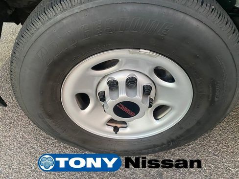 Used 2023 GMC Savana 2500 w/ Driver Convenience Package image 9